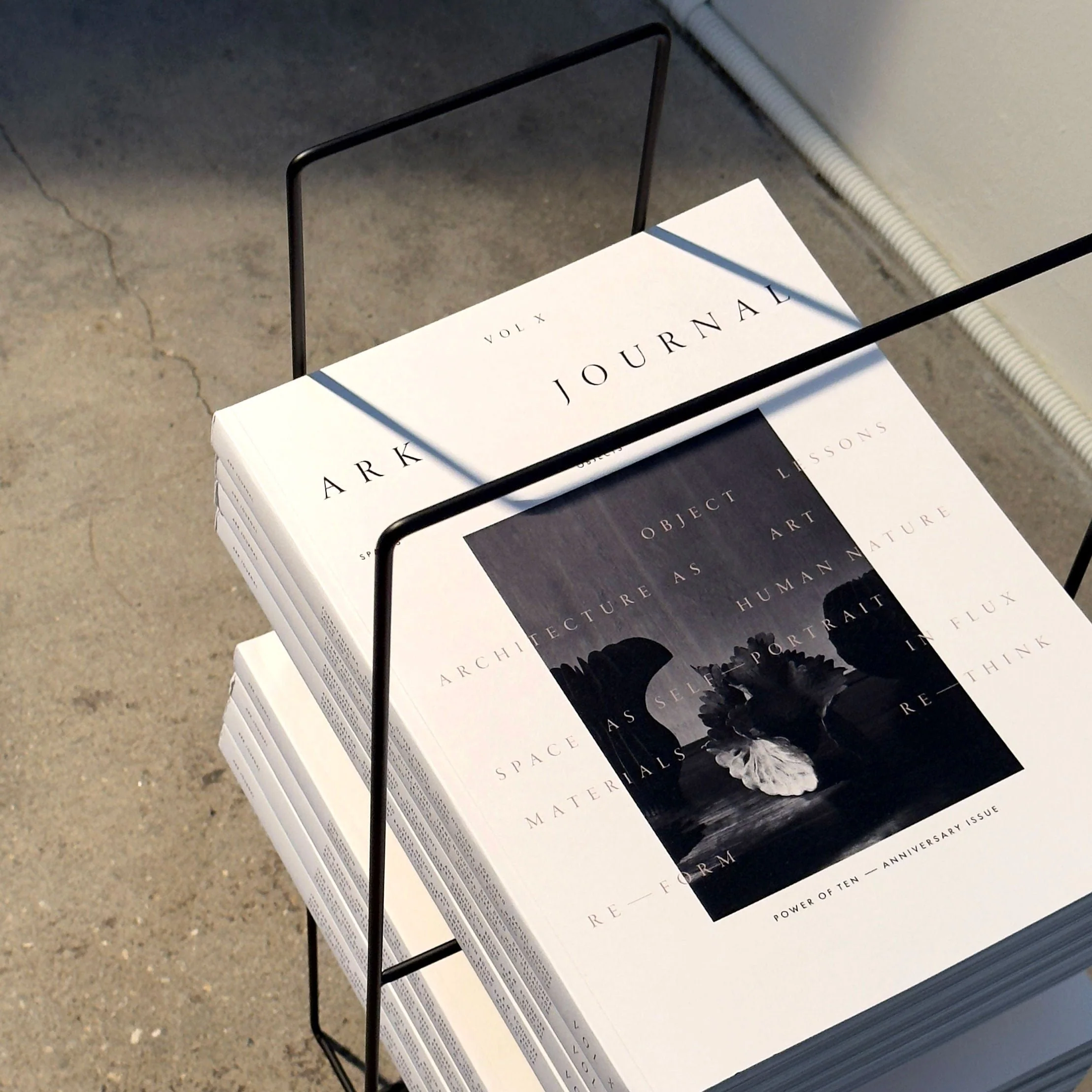 Rewire Magazine Newspaper Storage Rack — 사진 7