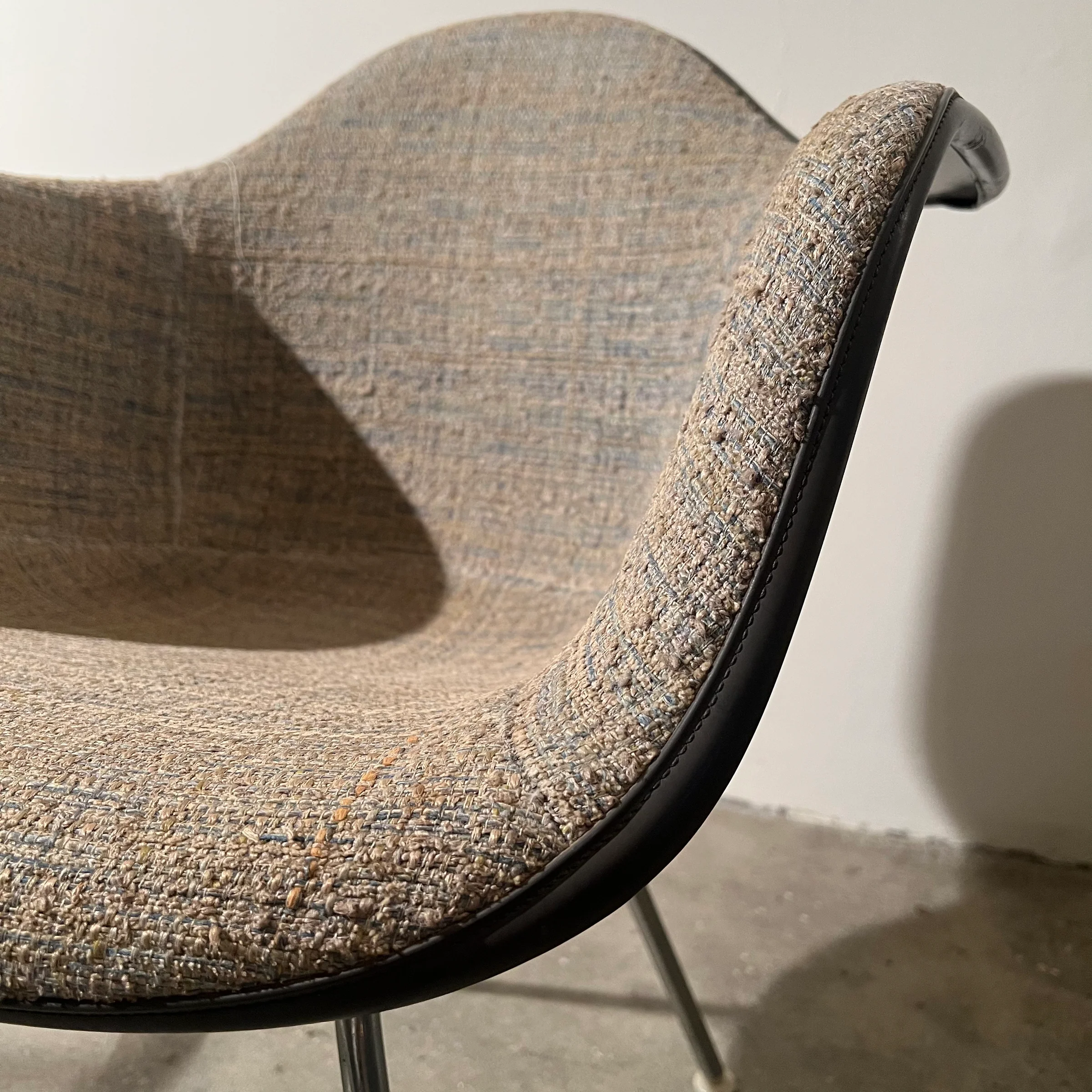 DAX Chair by Charles & Ray Eames (fabric warm grey) — Photo 3