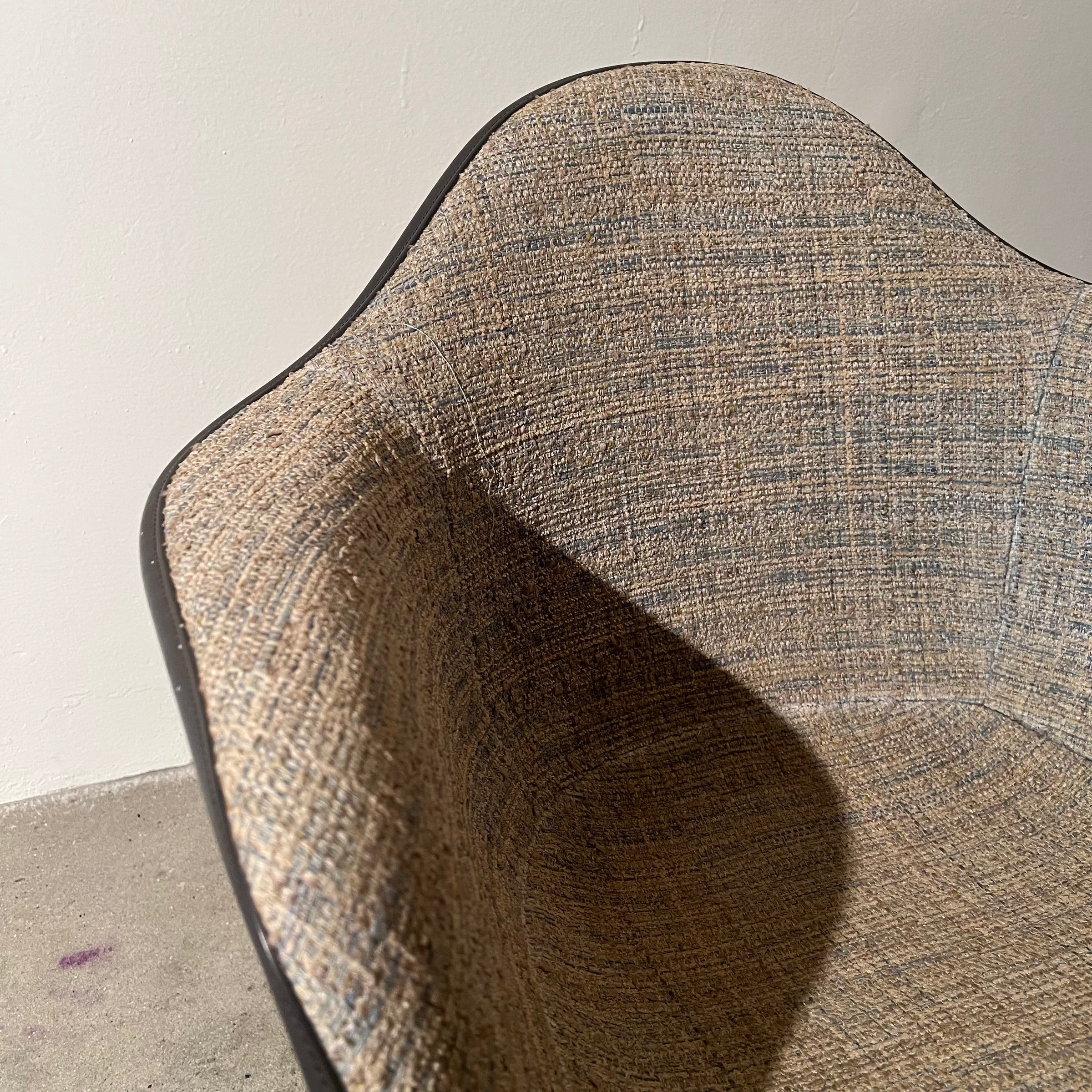 DAX Chair by Charles & Ray Eames (fabric warm grey) — Photo 4