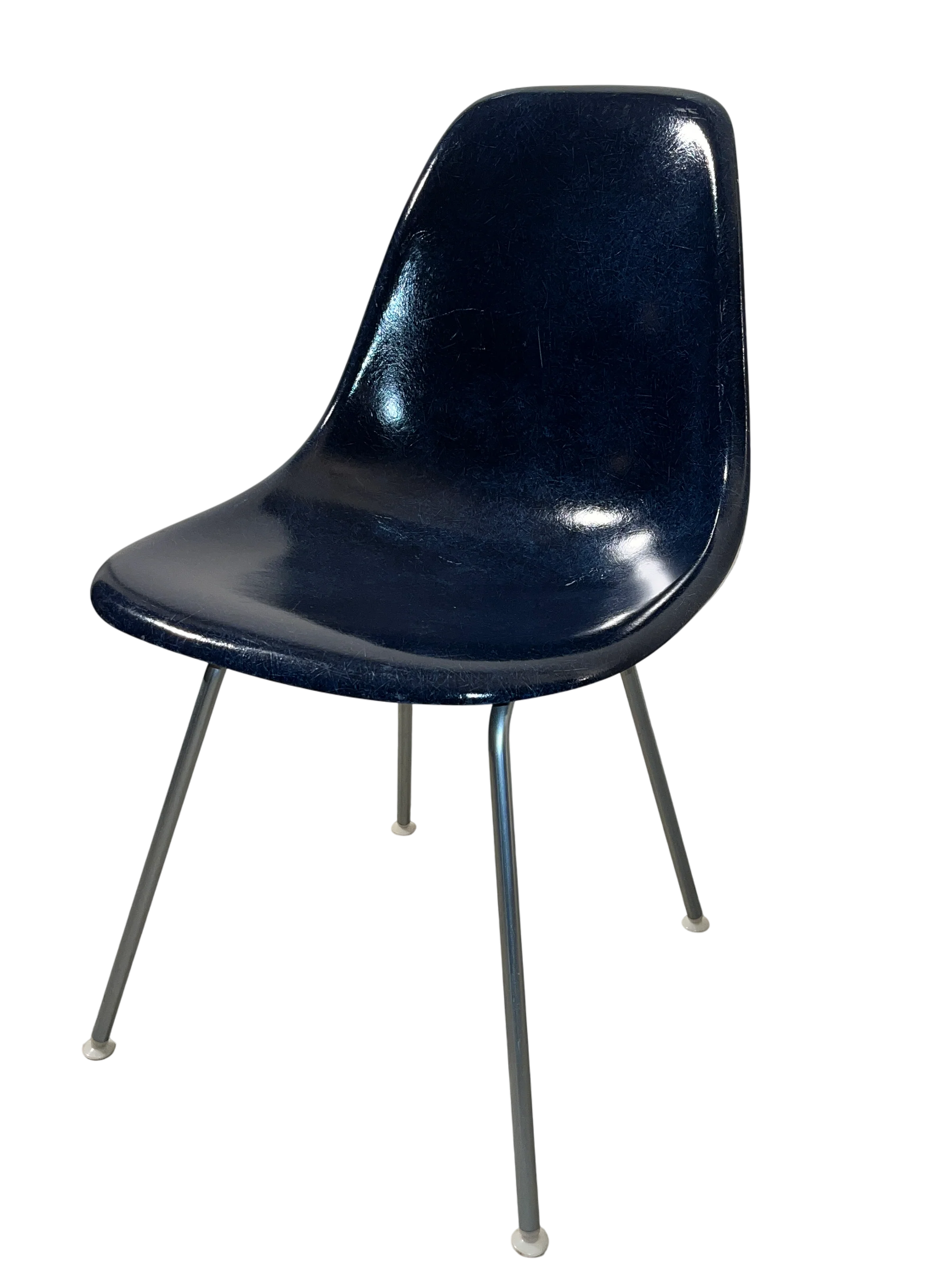 DSX Chair by Charles & Ray Eames (navy blue) — Photo 3