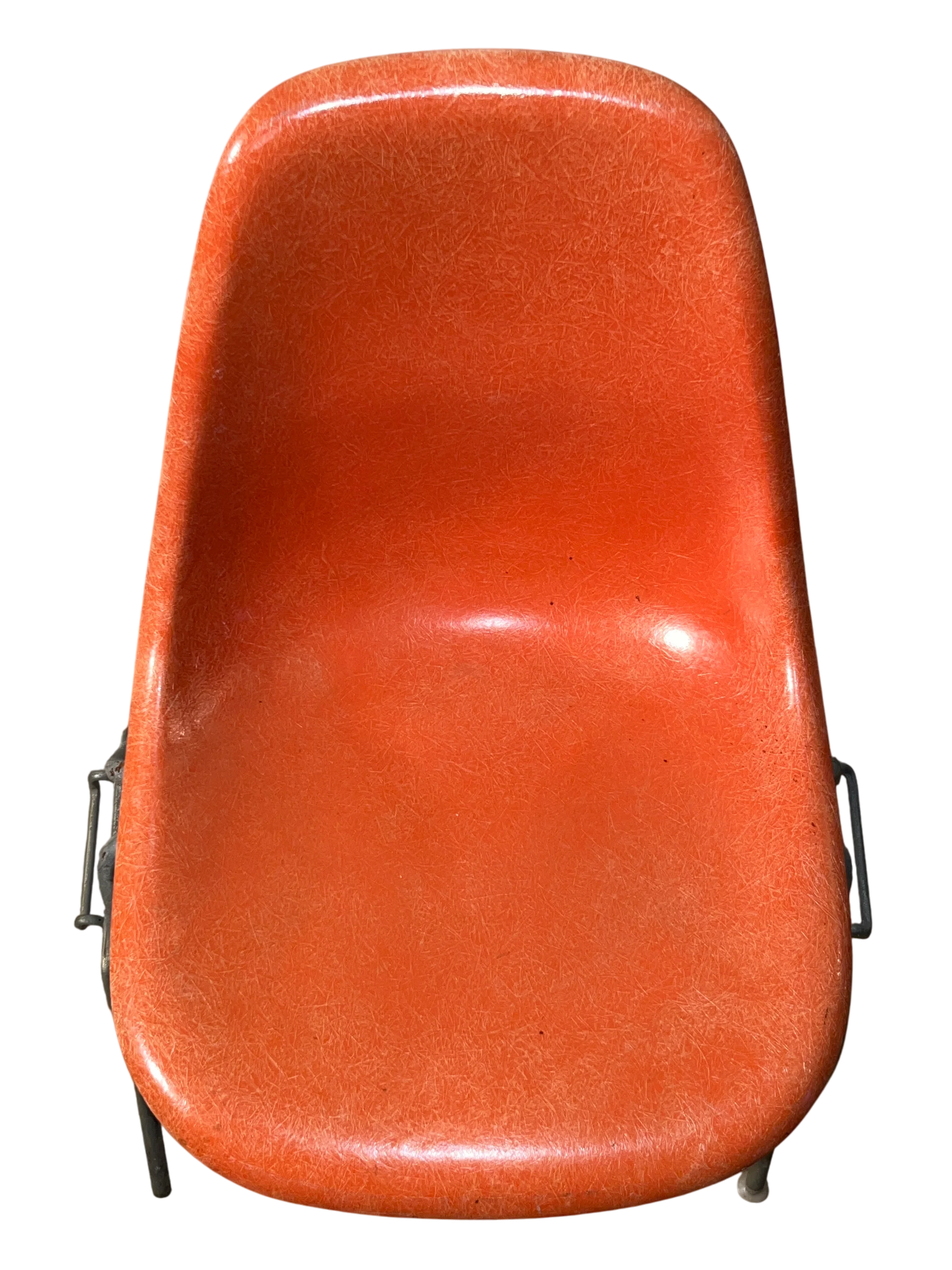 DSS Chair by Charles&Ray Eames (red orange) — Photo 2