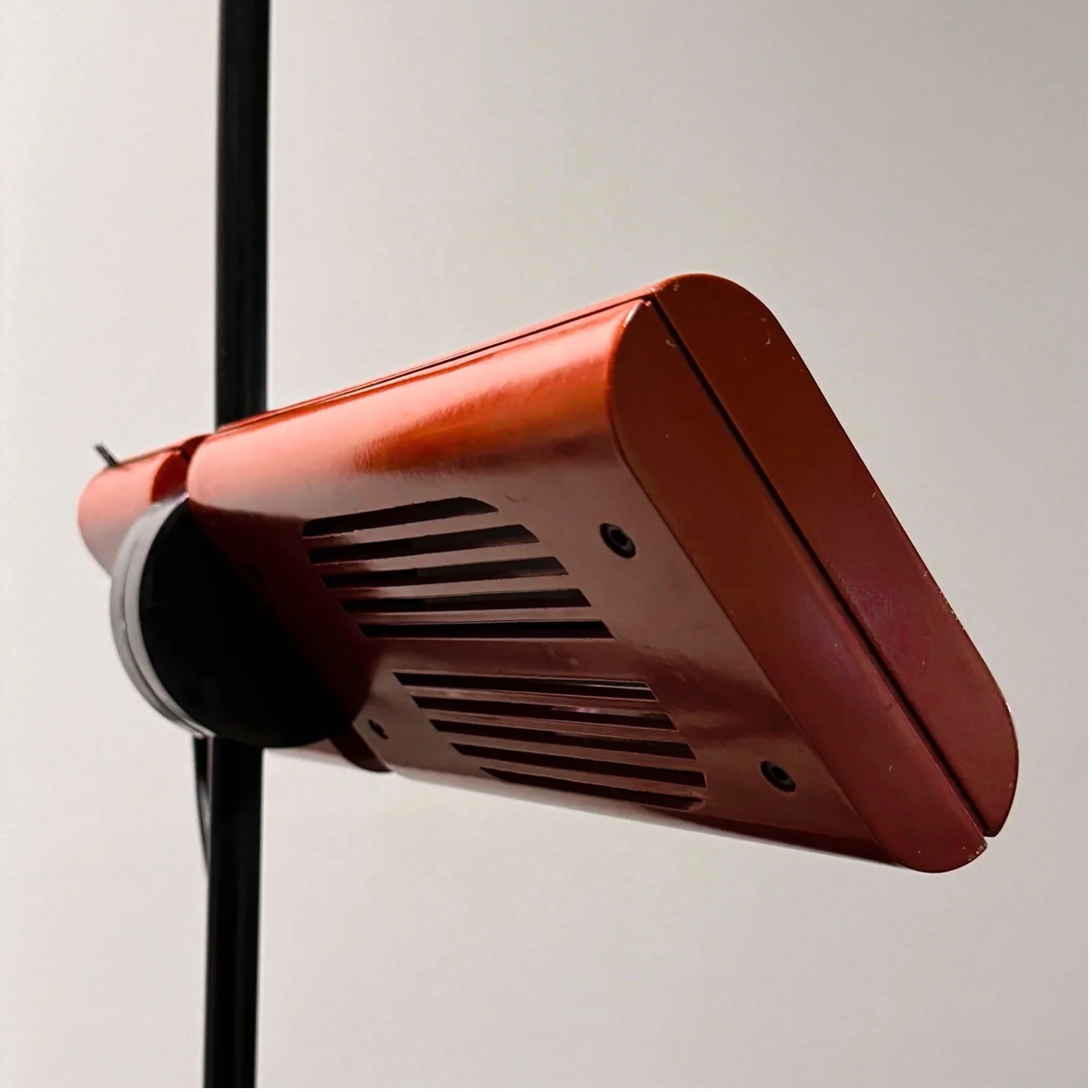 Aton Terra Floor Lamp by Ernesto Gismondi (Red) — Photo 6