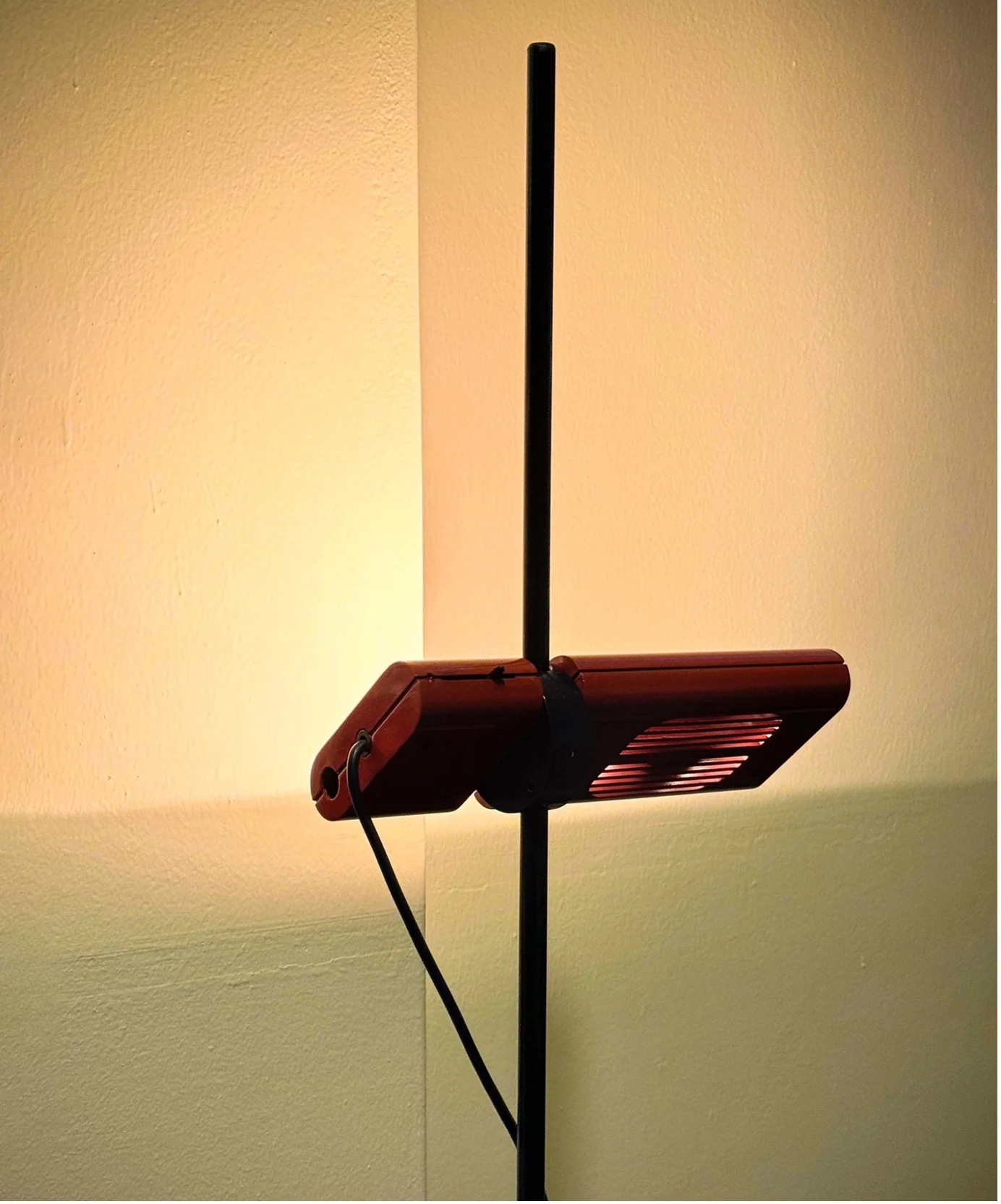 Aton Terra Floor Lamp by Ernesto Gismondi (Red) — Photo 8