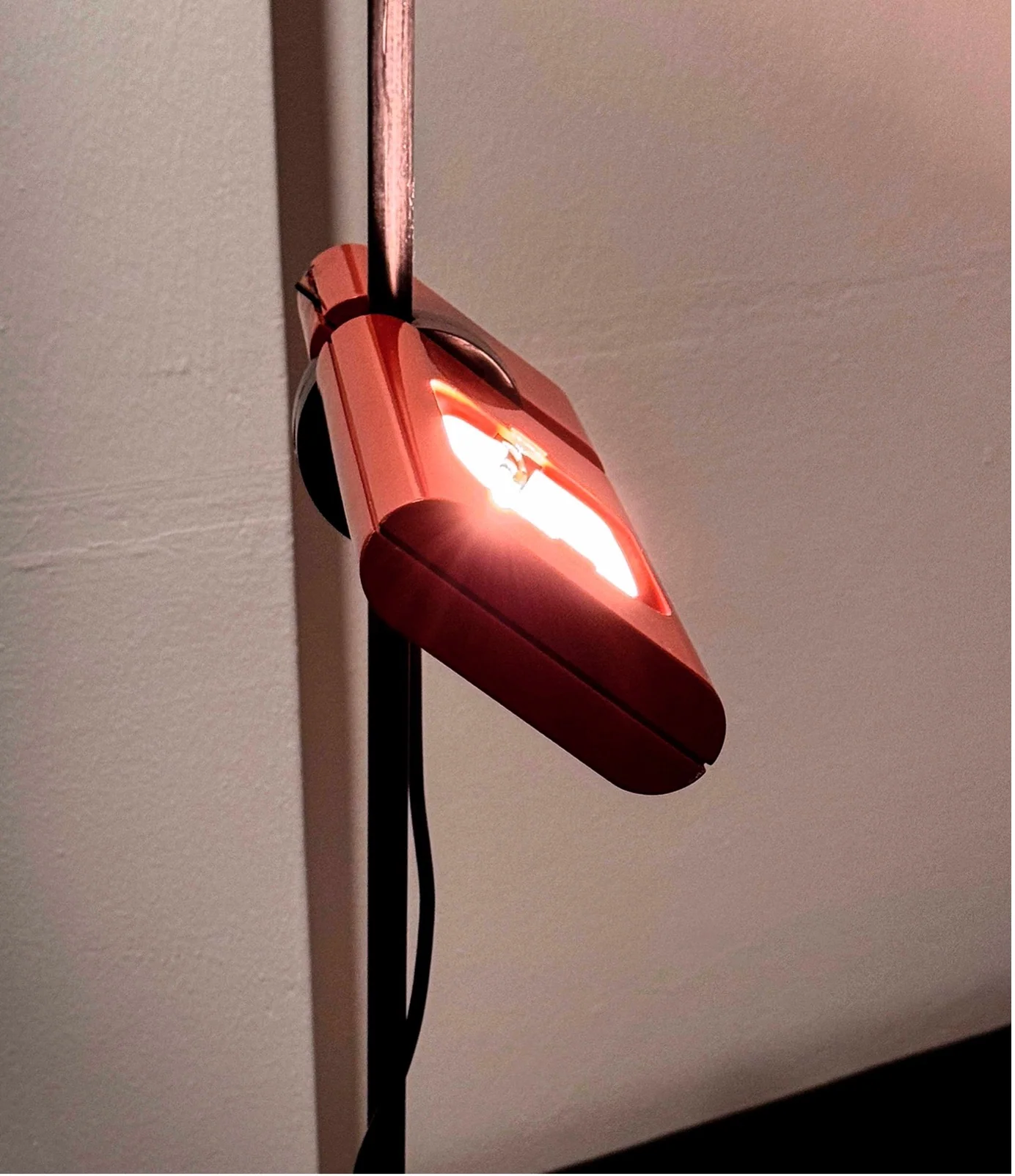 Aton Terra Floor Lamp by Ernesto Gismondi (Red) — Photo 9