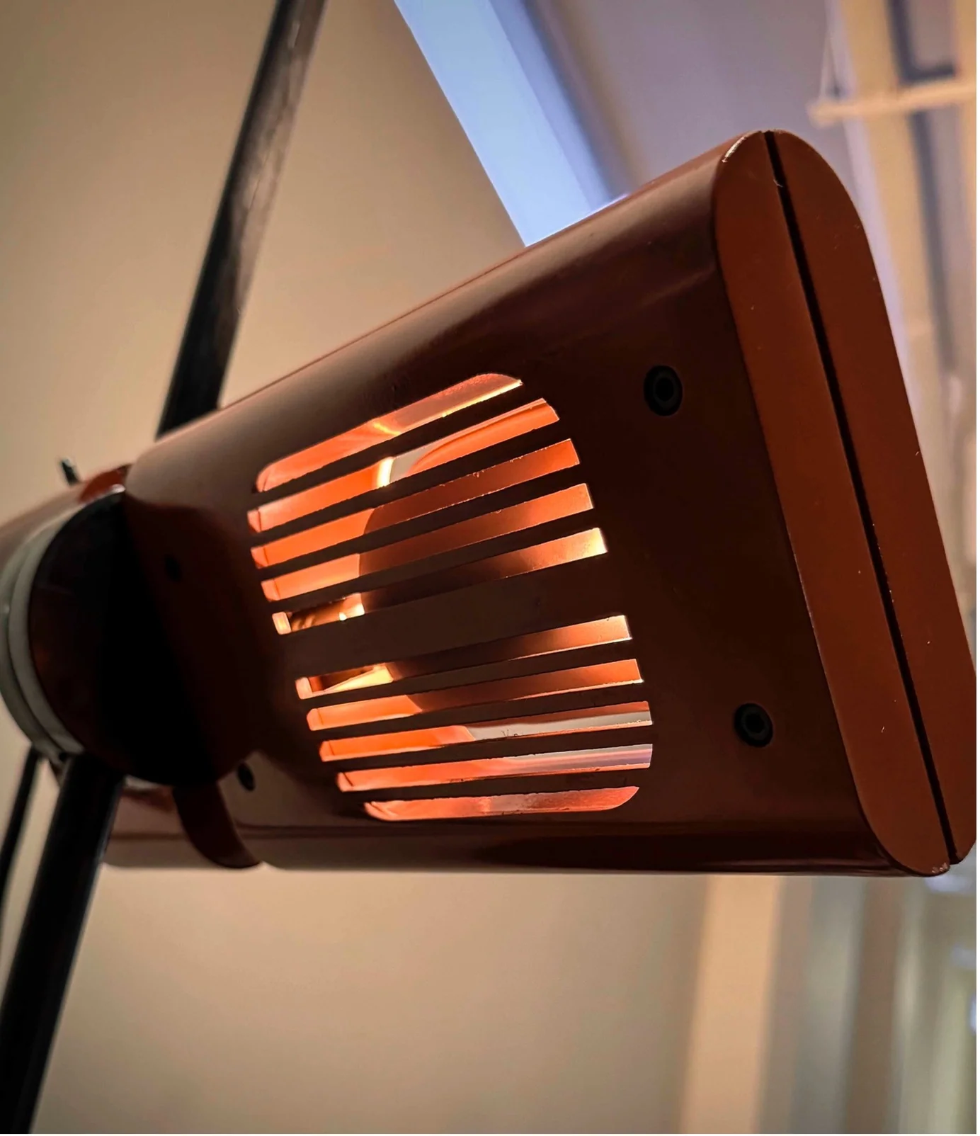 Aton Terra Floor Lamp by Ernesto Gismondi (Red) — Photo 10
