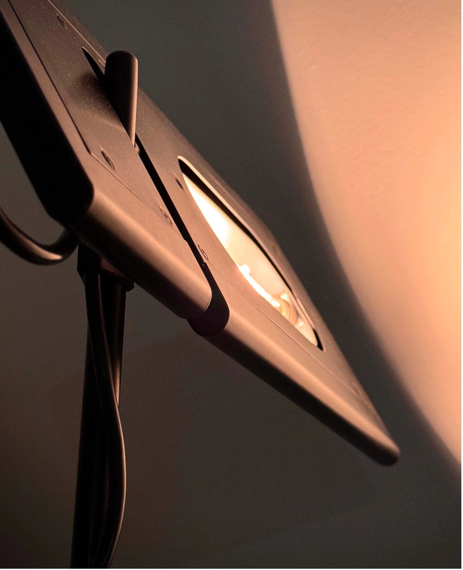 Duna Terra Floor Lamp by Marco Colombo & Mario Barbaglia (Black) — Photo 2